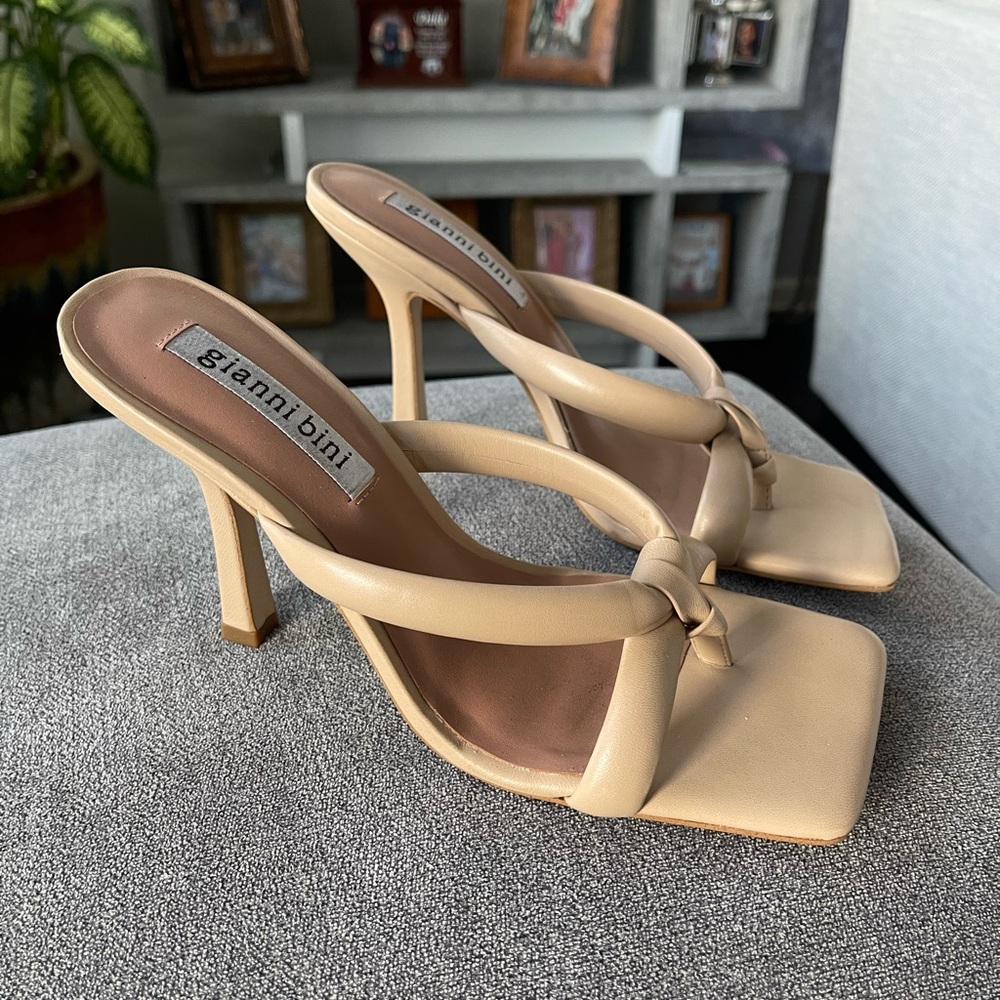 GIANNI BINI - leather tubular thong heeled sandal mules